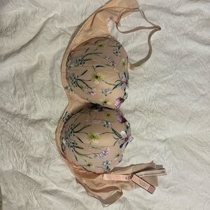 Victoria secret Bra NWT